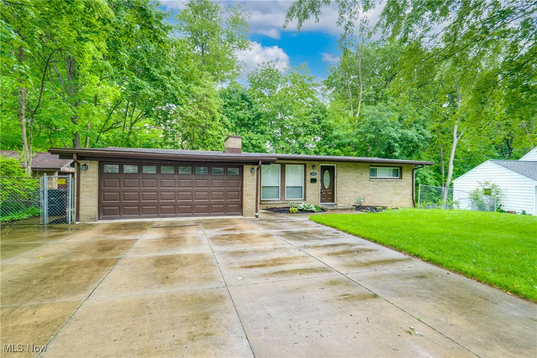1635 Kingsley Avenue, Akron, Ohio image 2