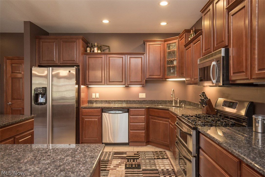 Howland Terrace Residl 01 - Residential Lease