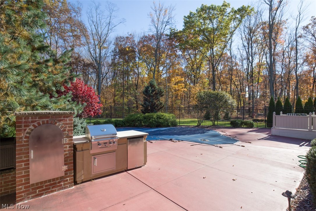 Howland Terrace Residl 01 - Residential Lease