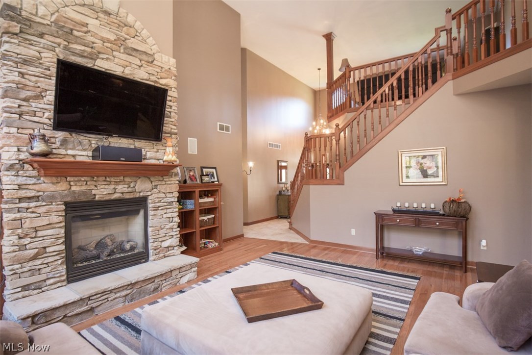 Howland Terrace Residl 01 - Residential Lease