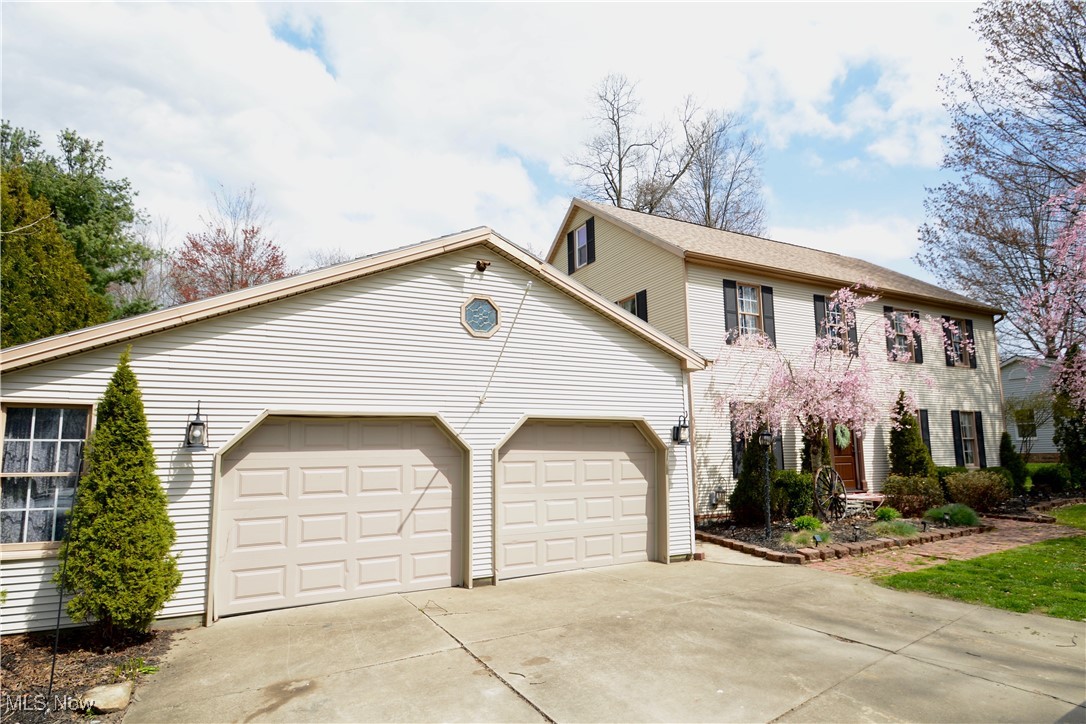 2041 Countryside Dr, Salem, Ohio image 1