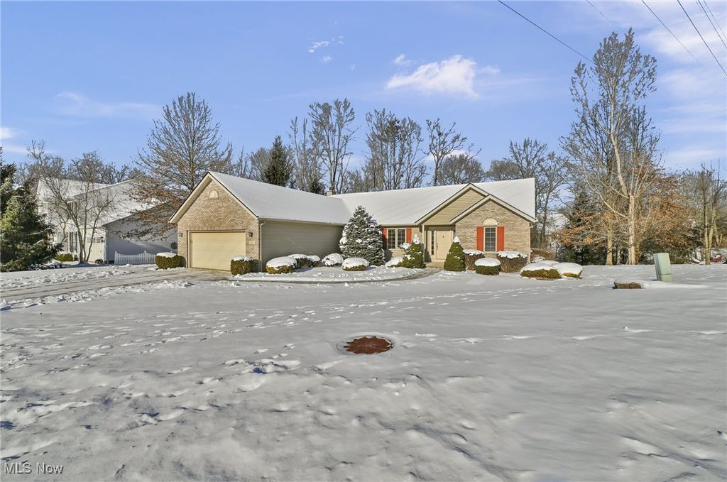 Photo of 765 Ravenhill Road, Northfield, OH 44067 (MLS # 5183570)