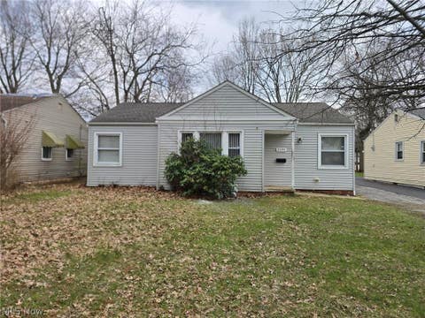 Homes For Sale - 2044 N Green Road<br/> Cleveland, OH 44121