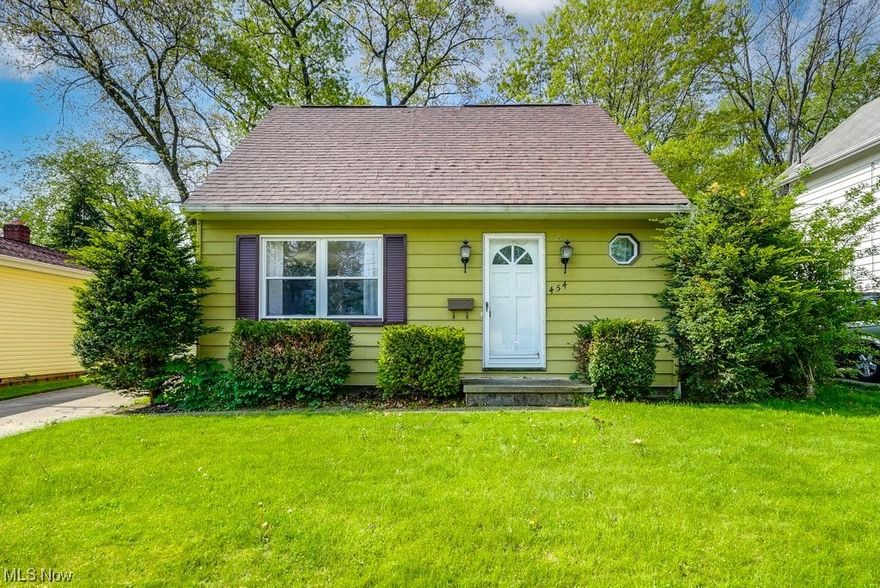 Welcome to 454 Keenan Ave, in Cuyahoga Falls. This 3 bedroom, 1 bath cape has been owner occupied since the late 1970's. 2 bedrooms are located on the 1st floor and the Master Bedroom is on the 2nd floor. Sellers removed the carpet on the first floor to expose the hardwood floors. Buyers may choose to refinish the wood to it's natural beauty or update it to their style. The Eat-in Kitchen has a view to the private Fenced in back yard and Large 2 car Garage. New Furnace 2019 and HWT 2011.  ALL appliances are included. For Buyer's peace of mind, Sellers are offering a one year Home Warranty.
Minutes from Route 8, restaurants, shopping, bike & hike trails, and other recreational activities. House is priced to Sell AS-IS.
