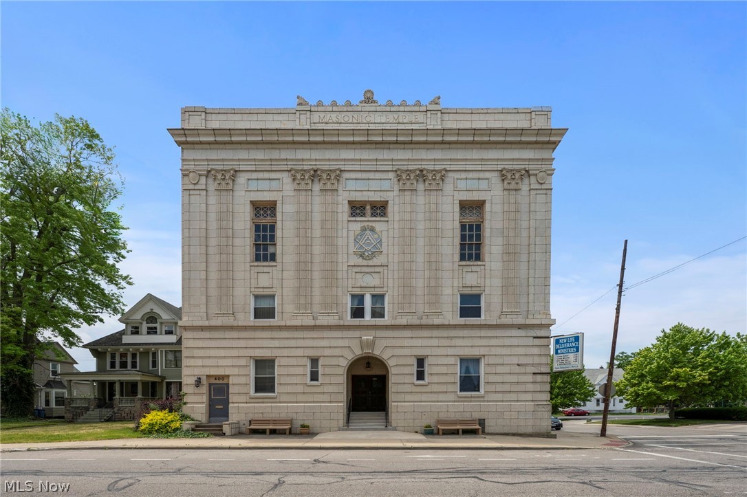 Photo 1 of 39 — 400 Washington Avenue, Lorain, OH 44052