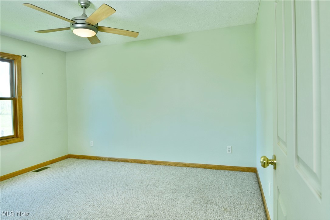 4800 Miller South Road, Bristolville, Ohio image 32