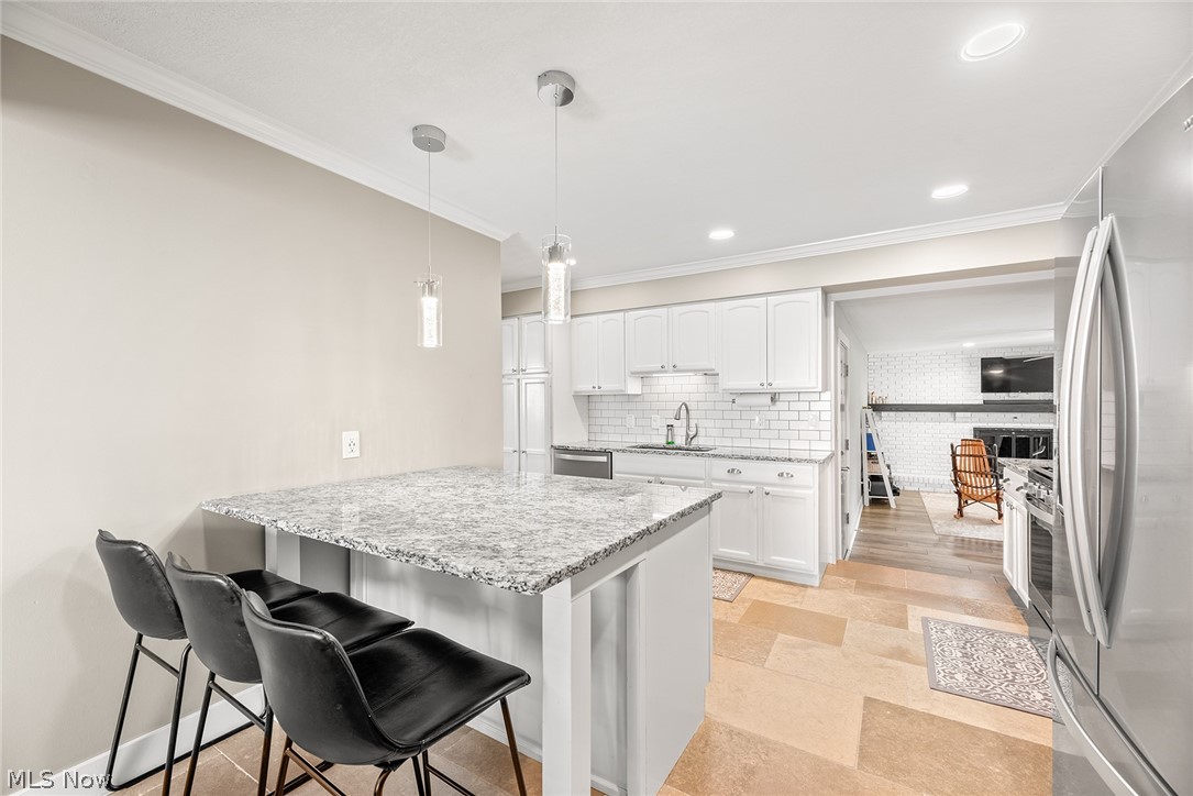 King Pecker 02 - Residential