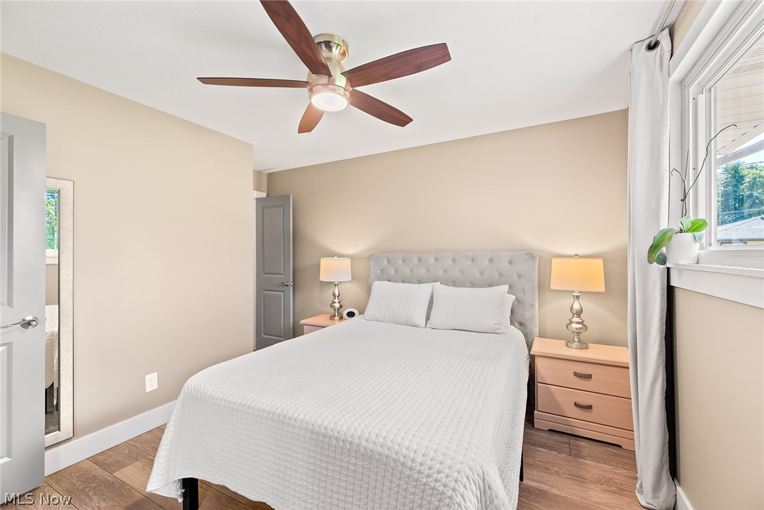 King Pecker 02 - Residential