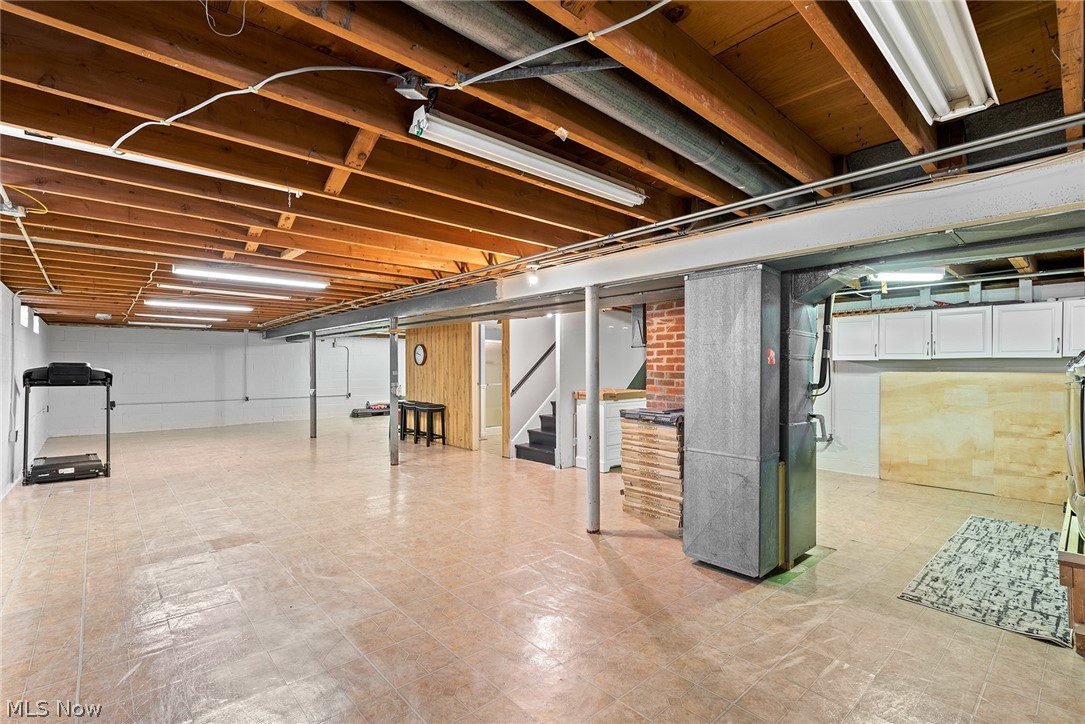 King Pecker 02 - Residential