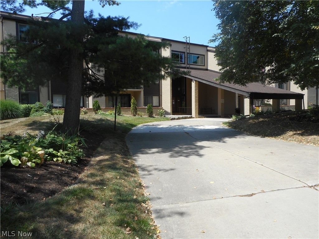 171 Court Drive #107, Fairlawn, Ohio image 1