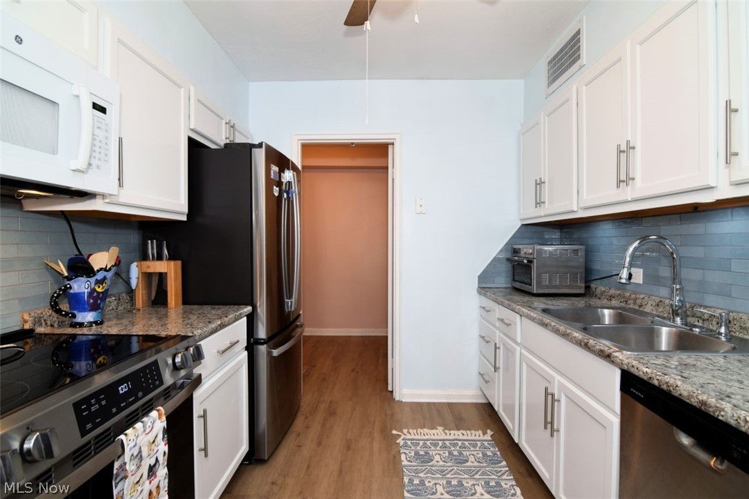 13800 Fairhill Road 312
