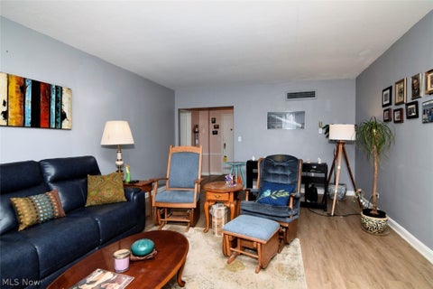 Tiny photo for 13800 Fairhill Road #312, Shaker Heights, OH 44120 (MLS # 5255105)