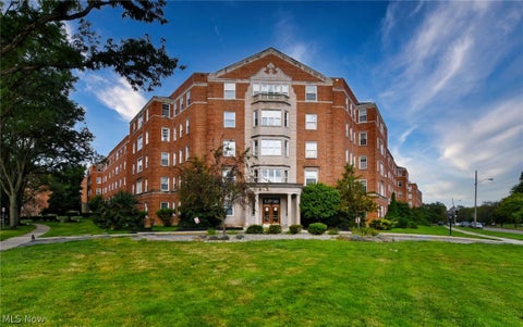 Photo of 13800 Fairhill Road #312, Shaker Heights, OH 44120 (MLS # 5255105)