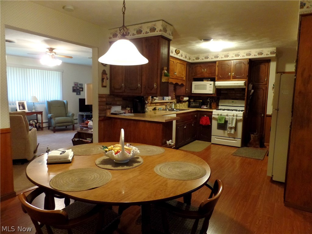 Red Oaks - Residential