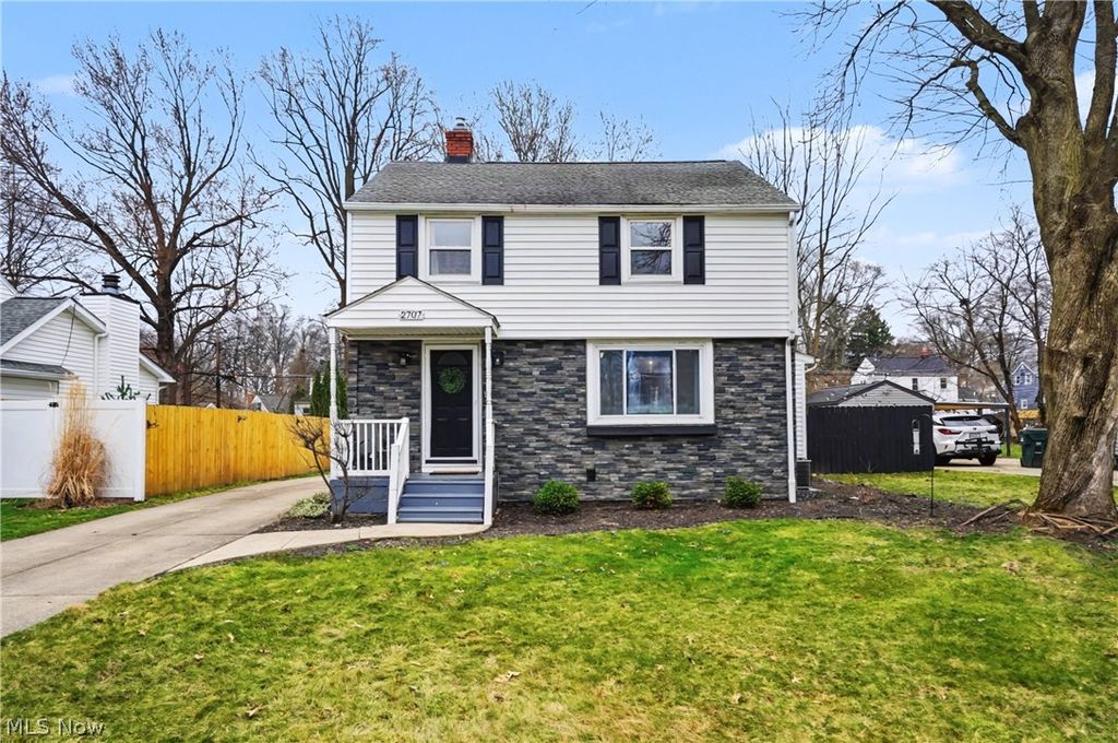 Photo of 2707 Overbrook Road, Cuyahoga Falls, OH 44221 (MLS # 5191804)