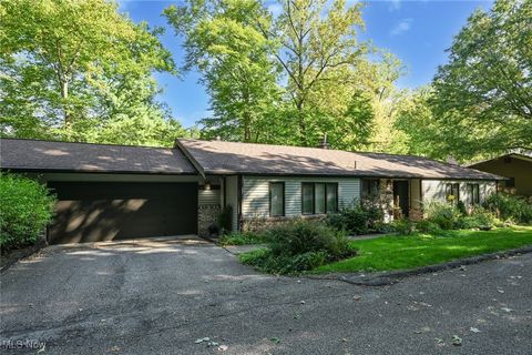 6873 Woodwalk Drive, Brecksville, OH 44141 - #: 5070470