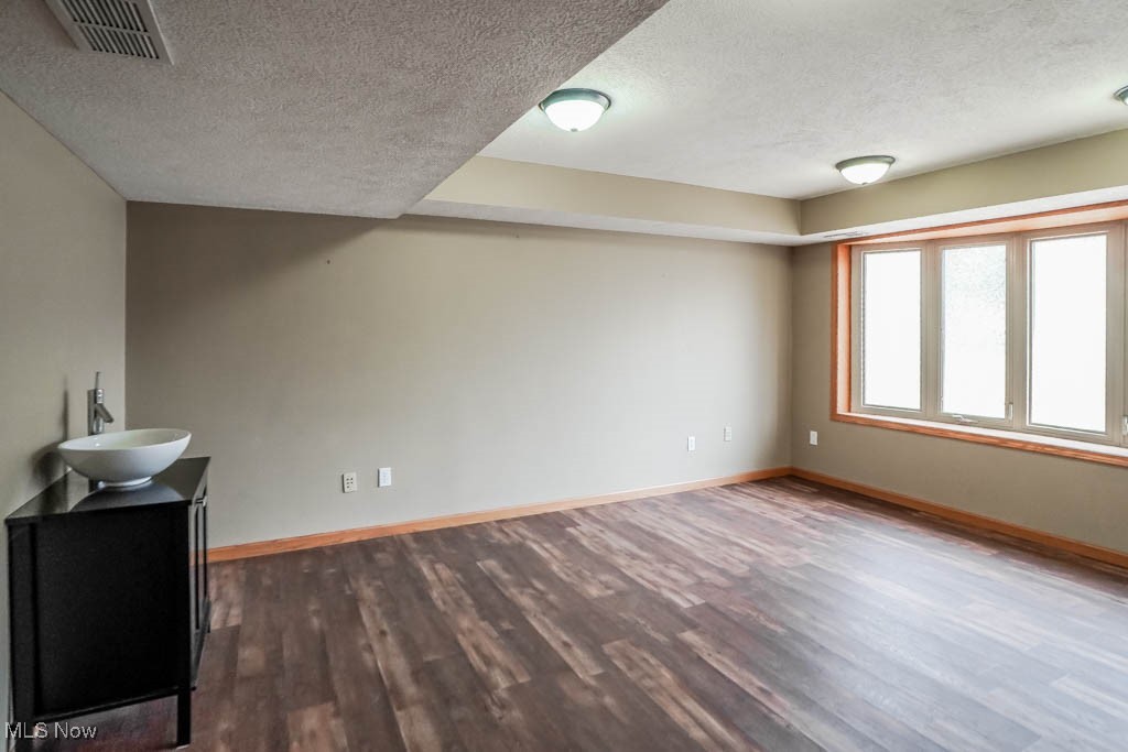 11316 Cleveland Avenue, Uniontown, Ohio image 37