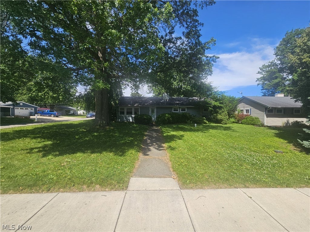 Photo of 1000 Sanford Street, Vermilion, OH 44089 (MLS # 5218695)