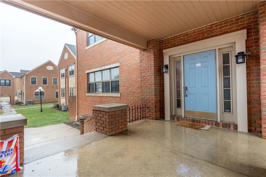 Build to suit your needs in the heart of North Canton! This suite is part of a beautiful and well-maintained office park condo association. The landlord is on-premise.