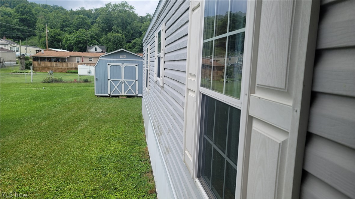 211 Broughton Avenue - Photo 2