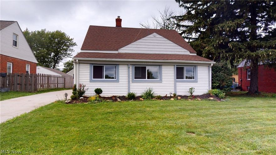 Fully updated, move-in-ready 3 bedrooms, 1.5 baths bungalow. Beautiful hardwood floors in living room & first floor bedrooms. Kitchen & both baths neutrally updated. Finished lower-level rec room with wet bar, mini refrigerator & 1/2 bath. Second floor bedroom has plenty of storage space and new carpet. Enclosed 3 season patio. Fully fenced in yard. Oversized 2 car garage with electric. Other big ticket updates include: newer furnace, A/C, HWT & driveway. 
Conveniently located across from Shoregate Plaza and other great area shopping and dining. Check out the 3D tour and call for your showing today! ***WilloBeach Park membership available for $65 per year. Park is open 24/7 to all paid members. The park can be scheduled for private events***