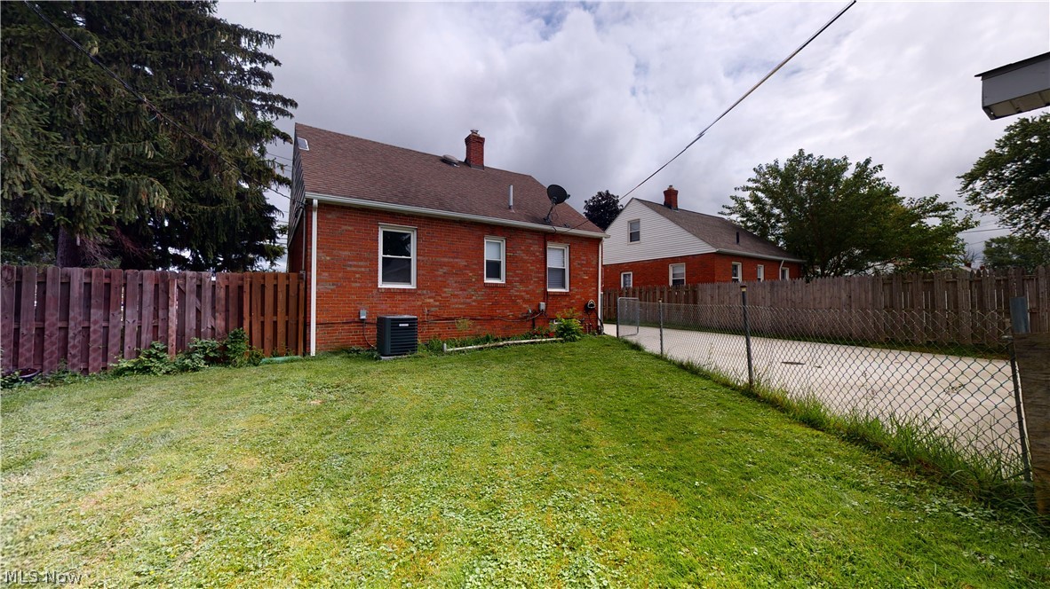 Wool-O-Beach Imp Co - Residential