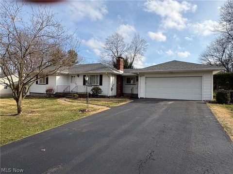 Homes For Sale - 2921 Decamp Road<br/> Youngstown, OH 44511