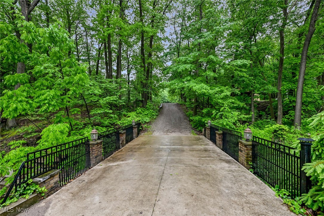 5016 E Pleasant Valley Road, Independence, Ohio image 24