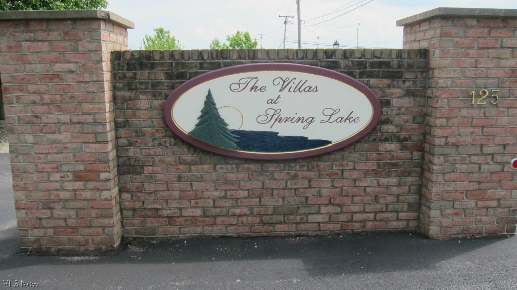 Villas/Spg Lake Condo - Residential