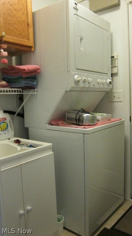 Villas/Spg Lake Condo - Residential