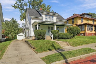 304 Commonwealth Avenue NE Massillon OH 44646