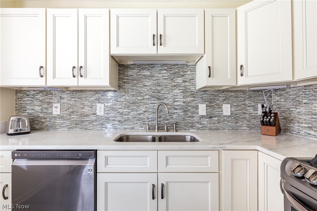 Pinebrook Vill - Residential