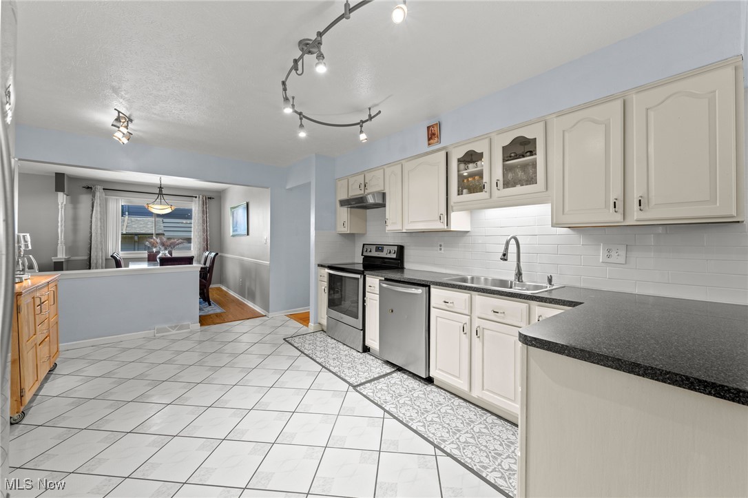 Seven Hills, Ohio 44131, United States, 3 Bedrooms Bedrooms, ,3 BathroomsBathrooms,Residential,Active,178597