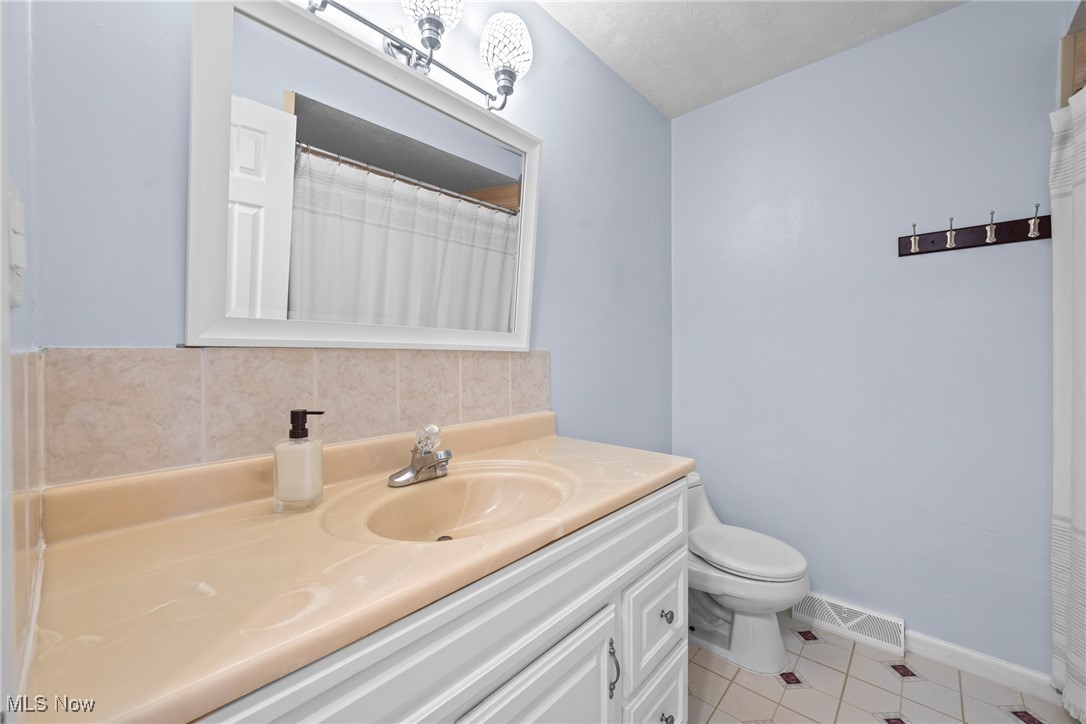 Seven Hills, Ohio 44131, United States, 3 Bedrooms Bedrooms, ,3 BathroomsBathrooms,Residential,Active,178597