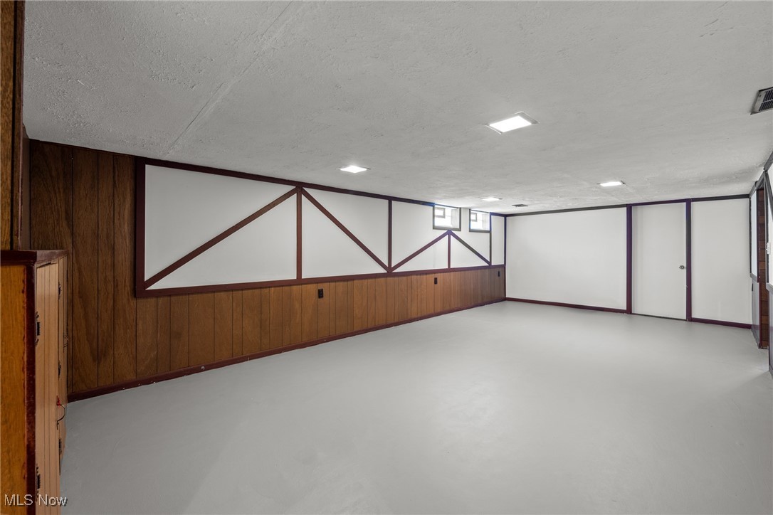 Seven Hills, Ohio 44131, United States, 3 Bedrooms Bedrooms, ,3 BathroomsBathrooms,Residential,Active,178597