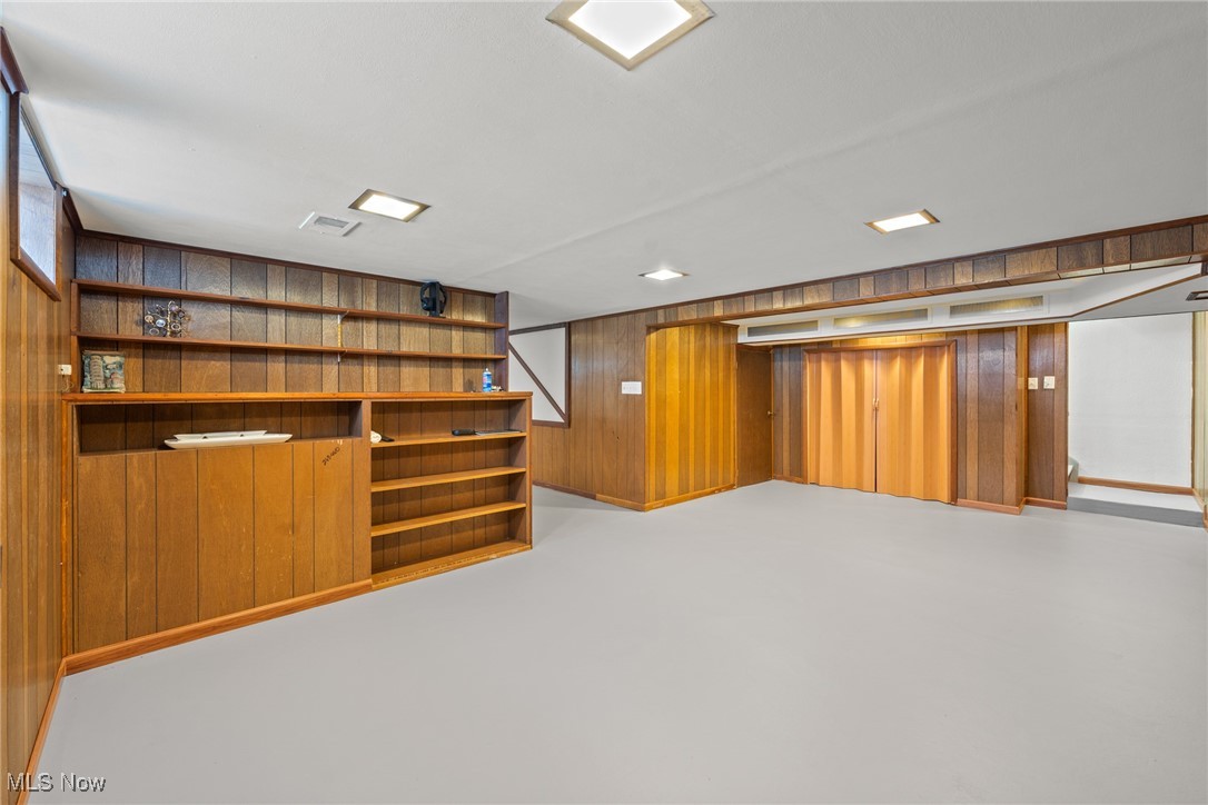 Seven Hills, Ohio 44131, United States, 3 Bedrooms Bedrooms, ,3 BathroomsBathrooms,Residential,Active,178597