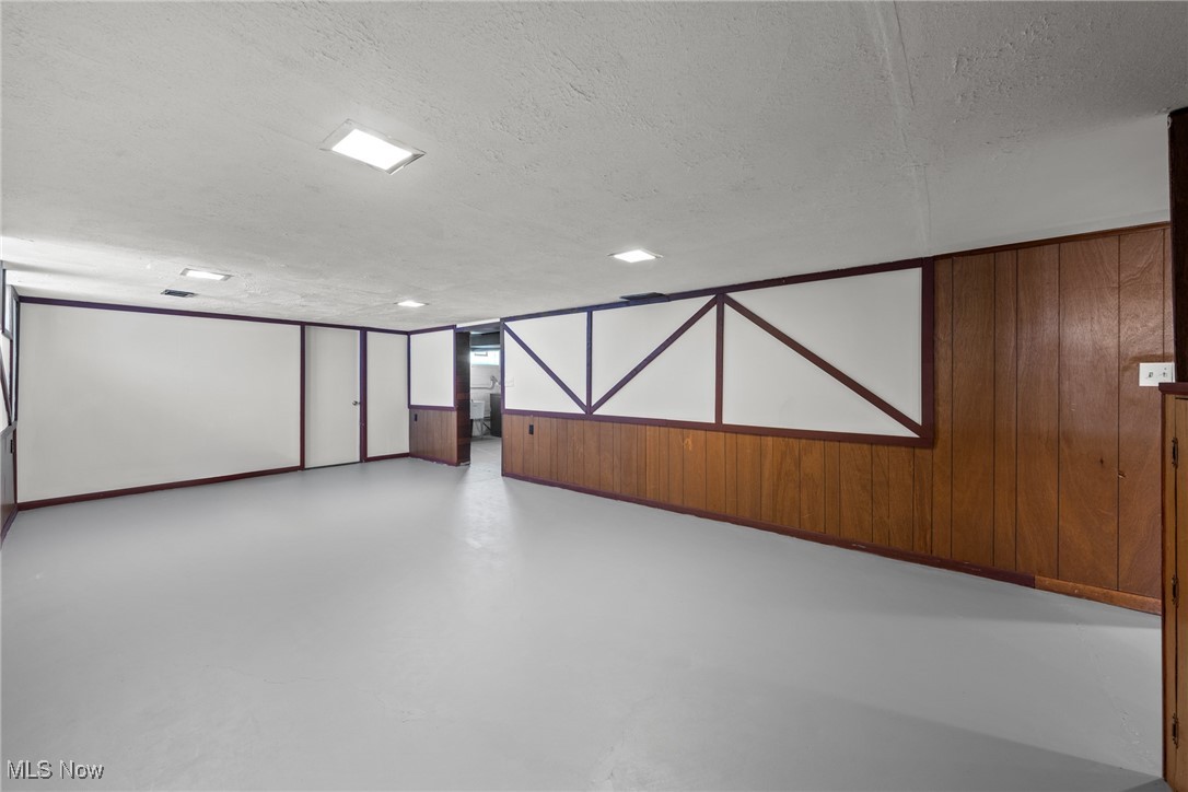 Seven Hills, Ohio 44131, United States, 3 Bedrooms Bedrooms, ,3 BathroomsBathrooms,Residential,Active,178597