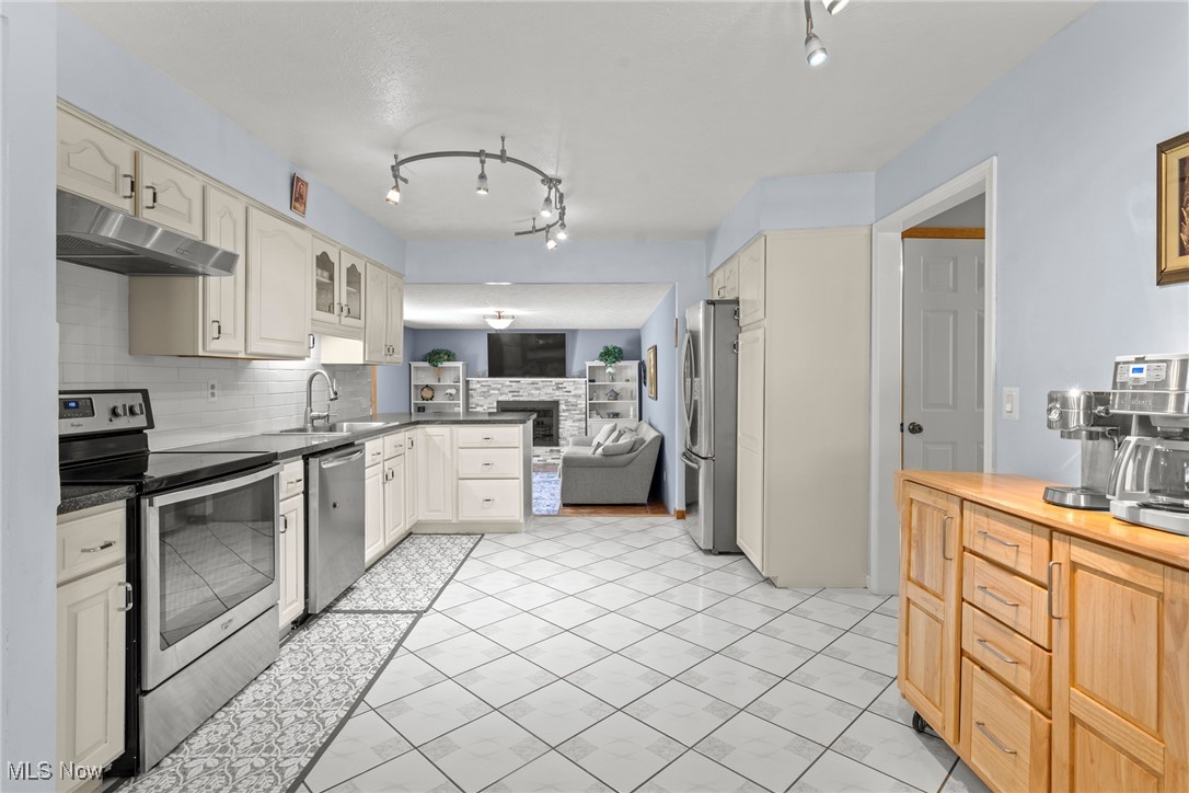 Seven Hills, Ohio 44131, United States, 3 Bedrooms Bedrooms, ,3 BathroomsBathrooms,Residential,Active,178597