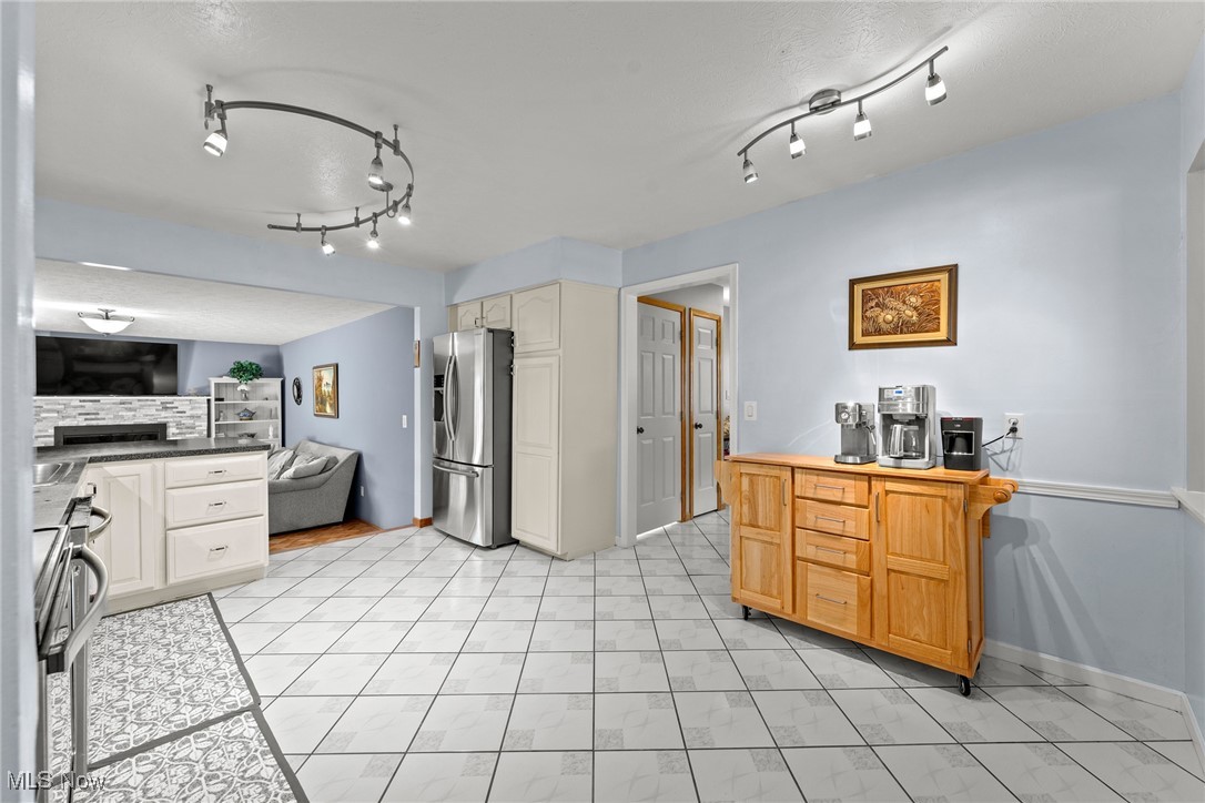 Seven Hills, Ohio 44131, United States, 3 Bedrooms Bedrooms, ,3 BathroomsBathrooms,Residential,Active,178597