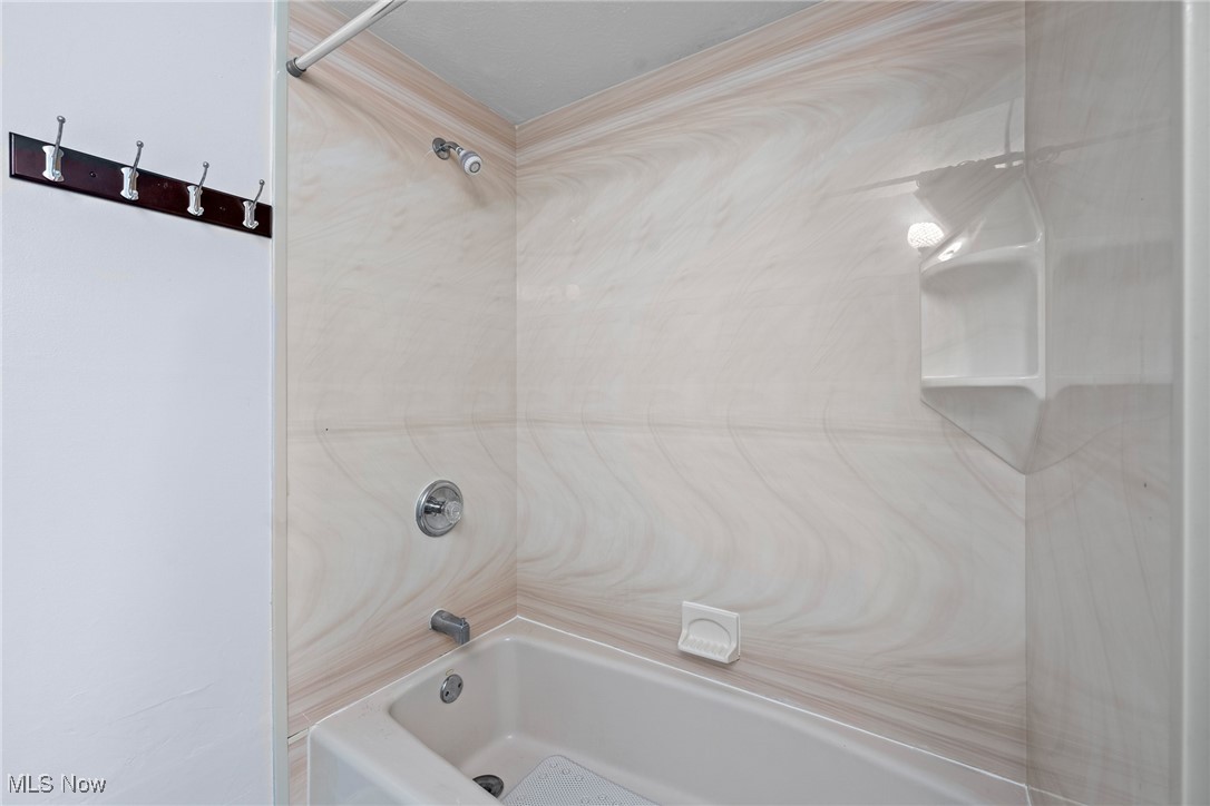 Seven Hills, Ohio 44131, United States, 3 Bedrooms Bedrooms, ,3 BathroomsBathrooms,Residential,Active,178597