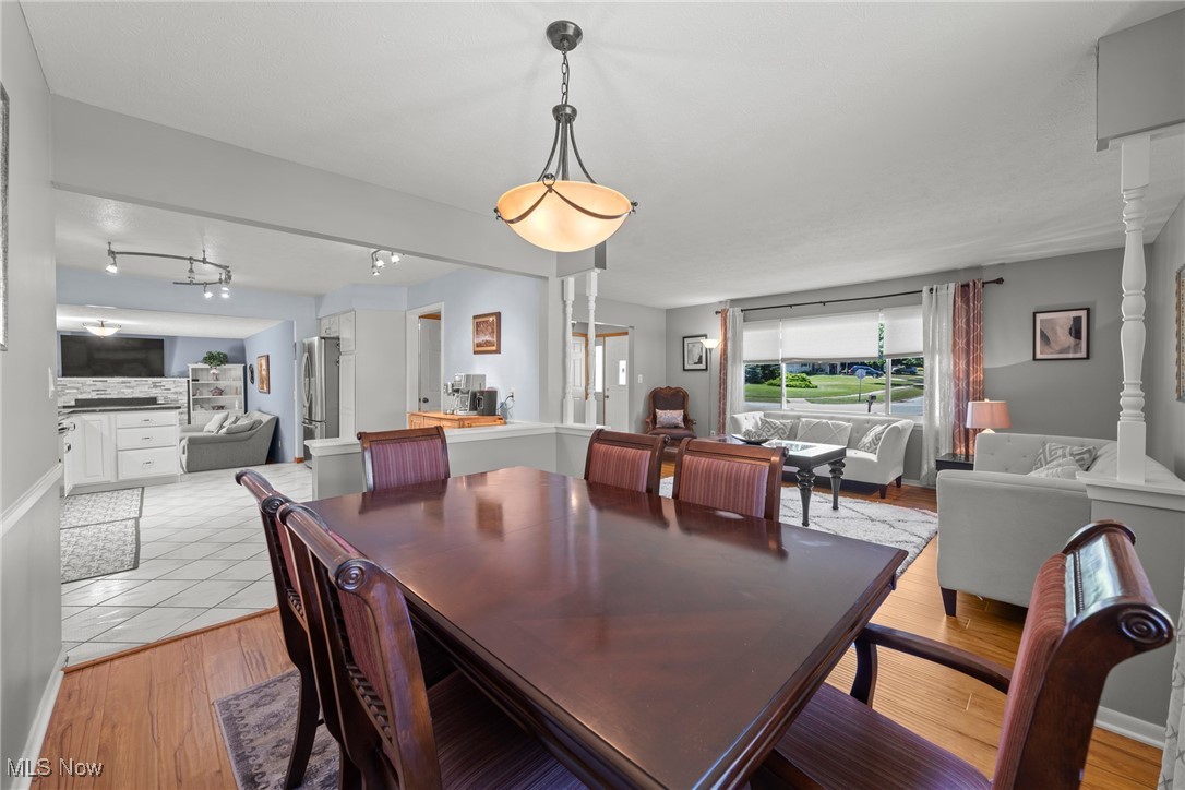 Seven Hills, Ohio 44131, United States, 3 Bedrooms Bedrooms, ,3 BathroomsBathrooms,Residential,Active,178597