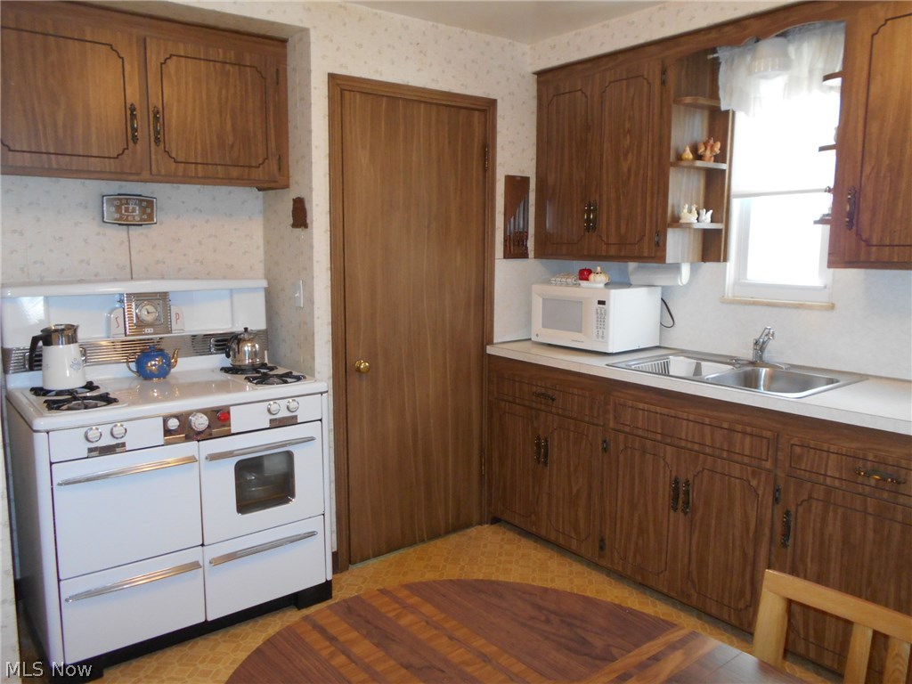 Walter H Telling Green Road Su - Residential