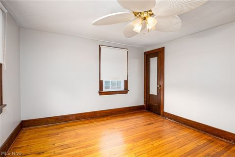 Tiny photo for 1633 Glenmount Avenue, Akron, OH 44301 (MLS # 5210069)