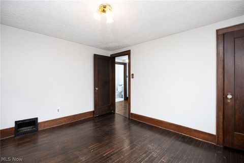 Tiny photo for 1633 Glenmount Avenue, Akron, OH 44301 (MLS # 5210069)