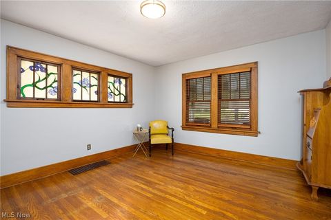 Tiny photo for 1633 Glenmount Avenue, Akron, OH 44301 (MLS # 5210069)