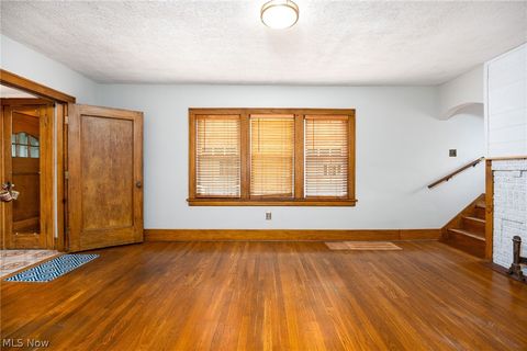 Tiny photo for 1633 Glenmount Avenue, Akron, OH 44301 (MLS # 5210069)