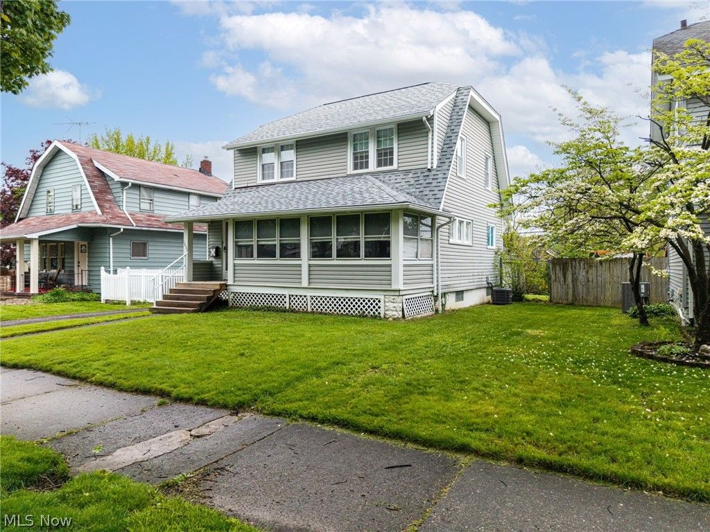 Photo of 1633 Glenmount Avenue, Akron, OH 44301 (MLS # 5210069)