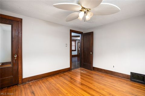Tiny photo for 1633 Glenmount Avenue, Akron, OH 44301 (MLS # 5210069)