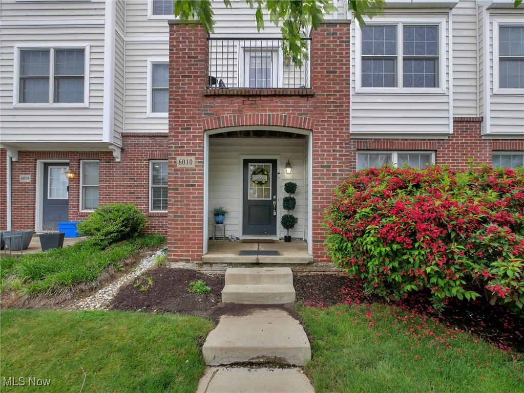 6010 Turnwood Drive, Westerville, Ohio image 2