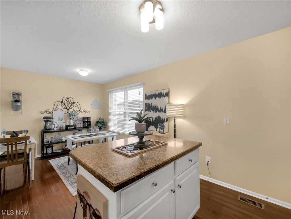 6010 Turnwood Drive, Westerville, Ohio image 10